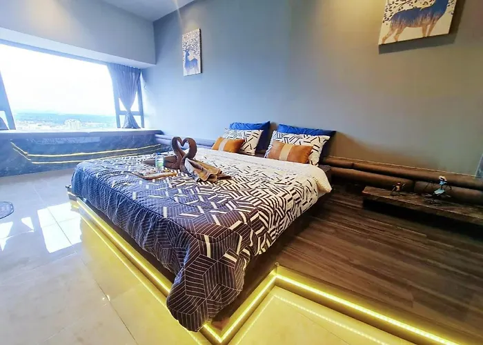 Romantic&Premiumsuite●Privatebathtub●Infinitypool●Netflix●Freecarpark●Imperioresidence●Luxurycondo