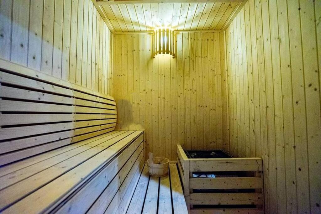 Romantic&premiumsuite●privatebathtub●infinitypool●netflix●freecarpark●imperioresidence●luxurycondo Pangsapuri *